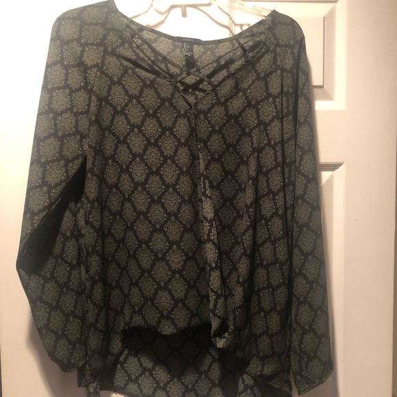 L forever 21 blouse - Picture 4 of 4